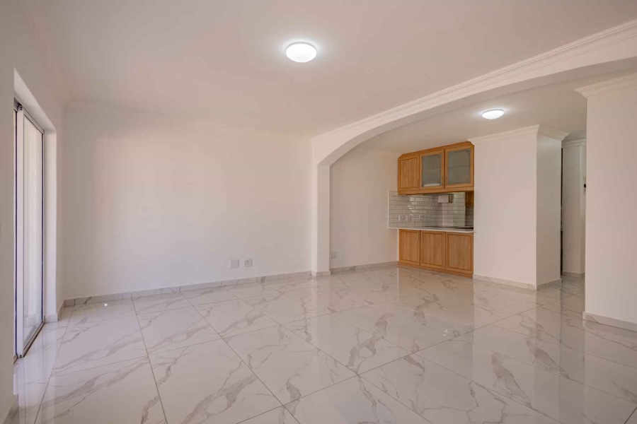 To Let 2 Bedroom Property for Rent in Bloubergrant Western Cape